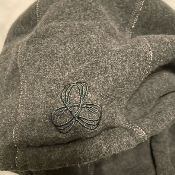 TNA Gray with Camo Logo Baltic Hoodie size Small - Picture 6 of 7